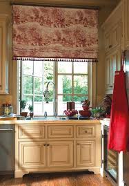A length of toile de jouy fabric can lend even the most check out french country decorating ideas for ways to use french toile fabric. Pictures Of Betty Lou Phillips Home In Colorado Betty Lou Phillips Bringing France To Her American French Country Kitchens Red Toile Curtains Toile Curtains