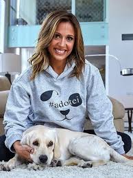 Luisa mell, que antes era apresentadora e que agora se dedica ao ativismo pelos direitos dos animais irracionais, fez duras críticas a cláudia ohana, após uma ong acusar a atriz de devolver dois cachorros que ela havia adotado recentemente. Who Is Luisa Mell Dating Luisa Mell Boyfriend Husband