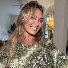 Fallon Love's Instagram, Twitter & Facebook