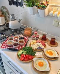 Pin Von Ayla Auf Breakfast Lebensmittel Platten Party Essen Ideen Essen