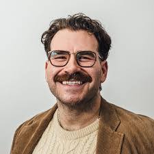 Eric Varney's Instagram, Twitter & Facebook