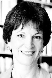 Linda Senne's Instagram, Twitter & Facebook