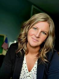 So as a busy mom of 4, working full time let's just say there is little  time for anything extra.