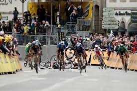 Así quedó la clasificación general del tour de francia 2021 después de disputada la etapa 1, que contó con varias caídas. Rnngtfn5gh0com