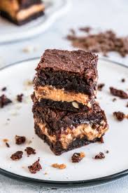 Bis sie sich irgendwann auf der no bake, no hassle…. Saftige Brownies Mit Schokolade Und Cremiger Erdnussbuttercreme