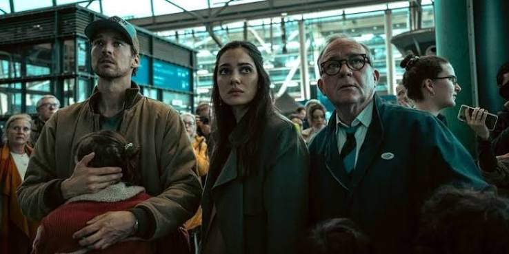 The Signal' Ending Explained — Do Aliens Finally Arrive?