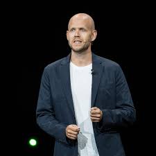 Het ek 2021 (euro 2020) is een europees voetbaltoernooi dat eens in de vier jaar gespeeld wordt. Stan Kroenke S Arsenal Resolve Tested As Daniel Ek Prepares 2bn Takeover Bid Football London