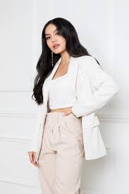 View alyssa gomez's profile on linkedin, the world's largest professional community. Meet Jessica Vu The 20 Year Old Beauty Youtuber Who Just Hit 1 Million Subscribers Br Life Curated Magazine