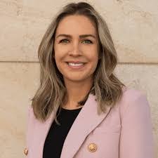 Vanessa Quinn's Instagram, Twitter & Facebook