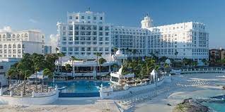 We Ve Got Some Of The Best News Riu Palace Las Americas Has Undergone An Extensive Renovation Opening O Riu Palace Las Americas Riu Palace Cancun Hotel Zone