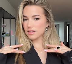 1 miljoen views in paar uur: influencer Jade Anna verbaast volgers met  nieuwe kleur haar na '20 jaar' blond