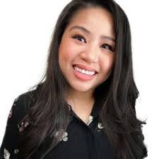 Kim Alba's Instagram, Twitter & Facebook