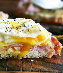 Croque Monsieur Facon Madame Avec Un Oeuf Poche Recette Croque Monsieur Recette Recette Croquant