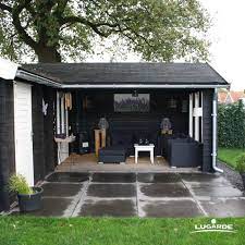 Borreliose, und einige davon können für deine haustiere lebensgefährlich sein. Eine Sitzecke Im Garten Um Das Schone Wetter Zu Geniessen Ist Ideal Aber Was Wenn Es Regnet In Diesem Gartenhaus Mit Uberdachung K Bausysteme Sitzecke Garten
