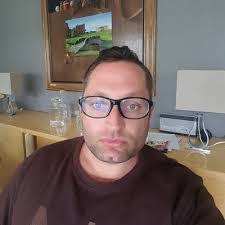 Robert Bolk's Instagram, Twitter & Facebook