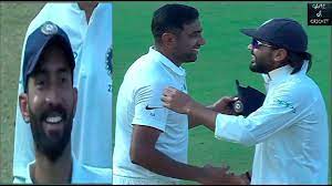 Dinesh karthik later married to deepika pallikal and this. Field Dinesh Karthik Laugh On Murali Vijay Wiggle Activity Youtube