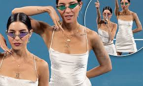 Доброе утро, вероника (сериал 2020). The Veronicas Jessica And Lisa Origliasso Perform At The Atp Cup Flipboard