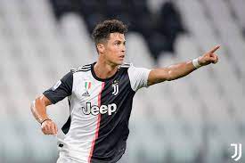Ilustrasi pemain sepak bola, pemain sepak bola tendang olahraga, sepak bola, logo, wallpaper komputer png. Pemain Terbaik Di Dunia Saat Ini Adalah Cristiano Ronaldo Okezone Bola