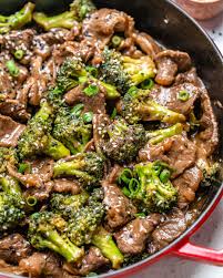 Ştim cu toţii despre carnea de vită că este unul dintre cele mai pretenţioase tipuri de cărnuri. Tigaie De Vita Cu Broccoli Reteta Paleo Whole30 Blondelish Com