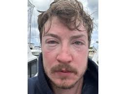 B.C. man's ultra-marathon Hawaiian swim is scuttled by jellyfish