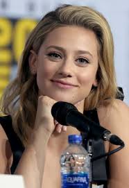 Daily lili reinhart & riverdale posts not impersonating! Lili Reinhart Wikipedia
