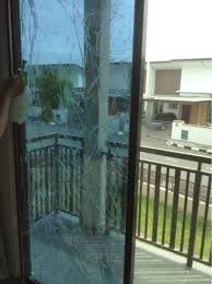 Tinted cermin yang kami pasangkan terbukti menyejukkan dalam rumah. Happiness Of Life Home Progress Pasang Tinted Rumah Sendiri