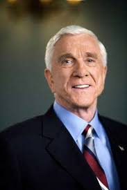 Deray Davis & Leslie Nielsen Characters: Marvin & President Baxter Harris  Film: Scary Movie