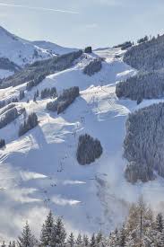 The saalbach hinterglemm resort guide summary is: Home Of Lassig Neue 10er Kabinenbahn Am Zwolferkogel Skigebiete Test Magazin