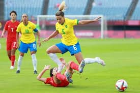 A equipe vinha embalada por vitórias contundentes sobre sérvia e bélgica, mas não foi páreo para a china, perdendo o equilibrado duelo, disputado em alto nível, por 3 sets a 2, com … Tamires Projeta Jogo Contra A Holanda E Diz Que Brasil Vem Em Ascensao Trabalho Esta Evoluindo