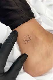 48 Meaningful Ankle Tattoo Ideas With Words And Flowers The First Hand Fashion News For Females In 2020 Ankle Tattoos For Women Simple Tattoos For Women Cute Tattoos For Women
