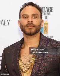 75 Photos & High Res Pictures