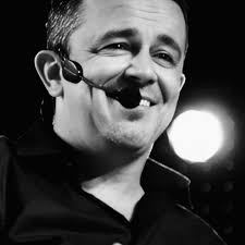 Next Monday at 5.30 pm join me @arrojoacademy for a very special happy  Mondays with Tracy Walsh and Mike Offen. Hang out , meet and welcome all  the new students . It's