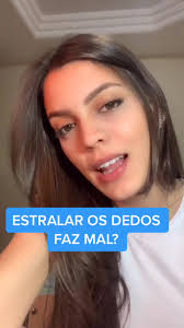 Curiosidade médica! estralar os dedos faz mal❓🤔 inspirada na @dedaaladim  🥰 #fyp #foryoupage #medicina #curiosidadesmedicas