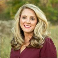 Leslie Hollberg's Instagram, Twitter & Facebook