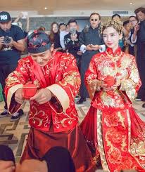 Urban Bride Angelababy And Huang Xiaoming China S Wedding Of The Year Chinese Wedding Outfits Chinese Wedding Dress Traditional Traditional Chinese Wedding