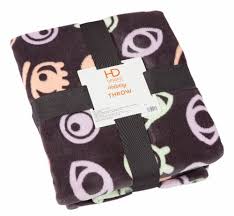 The material of the heated blanket is comfortable microplush fabric. Hd Designs Holiday Oogly Oohs Throw Blanket Periscope 50 X 60 In Food 4 Less