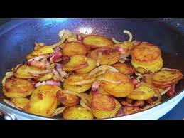 Knusprige Bratkartoffeln Aus Gekochten Kartoffeln Mit Speck Und Zwiebeln Youtube Knusprige Bratkartoffeln Bratkartoffeln Bratkartoffeln Rezept