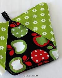 Manique Gant De Cuisine Motifs Pommes For The Kitchen Gant De Cuisine Manique Idee Couture
