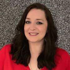 Naomi Elliott's Instagram, Twitter & Facebook