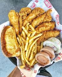 مطعم ريزينق كينز Raising Canes الاسعار المنيو الموقع مطاعم و كافيهات الشرقية