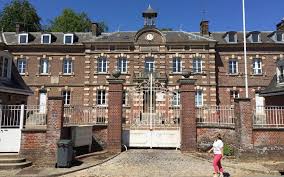 2,919,939 likes · 2,542 talking about this · 1,329,337 were here. L Ancien Orphelinat De Cempuis Terrain D Essai Du Service National Universel Le Parisien