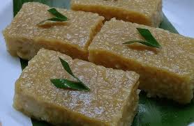 Bagi anda yang ingin mengetahui lebih dalam seputar budaya jawa silakan simak pembahasan berikut ini. Teks Deskripsi Wajik Makanan Tradisional Dalam Bahasa Jawa Ilmumateri Com