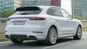 But porsche doesn't really do mundane: Porsche Cayenne E Hybrid Plugs In And Boosts Performance Youtube
