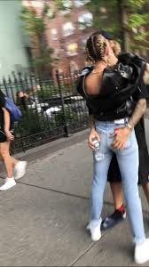 Baldwin trained as a ballet dancer, but her dancing career ended due to an injury. Justin Bieber And Hailey Baldwin Intensely Make Out In Nyc See The Pic Entertainment Tonight