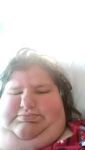 Nikki Howe (@nikkihowe1988)