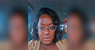 Donna Dunham's Instagram, Twitter & Facebook