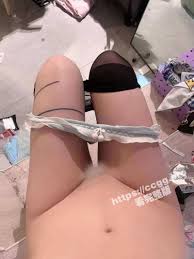 抖音「TV」母狗反差婊漏点裸舞福利35V合集| 51吃瓜网