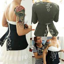 Se preferisci puoi allegare anche una foto cosi da creare un abito elegante ed economico. Quanto Costa Farsi Fare Un Abito Da Sposa Dalla Sarta Ecco Tutti I Prezzi