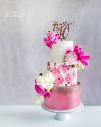 40th Birthday Flowers For Her A Pretty Floral Cake For Kavitha S Surprise 40th Birthday Party Ordered By Her Sister Pretty Chuffed With How It Turned Out And H Floral Cake Cake Sweet Cakes