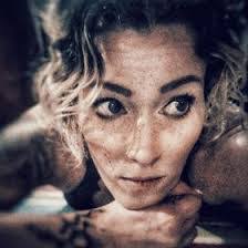 Amanda Compton's Instagram, Twitter & Facebook